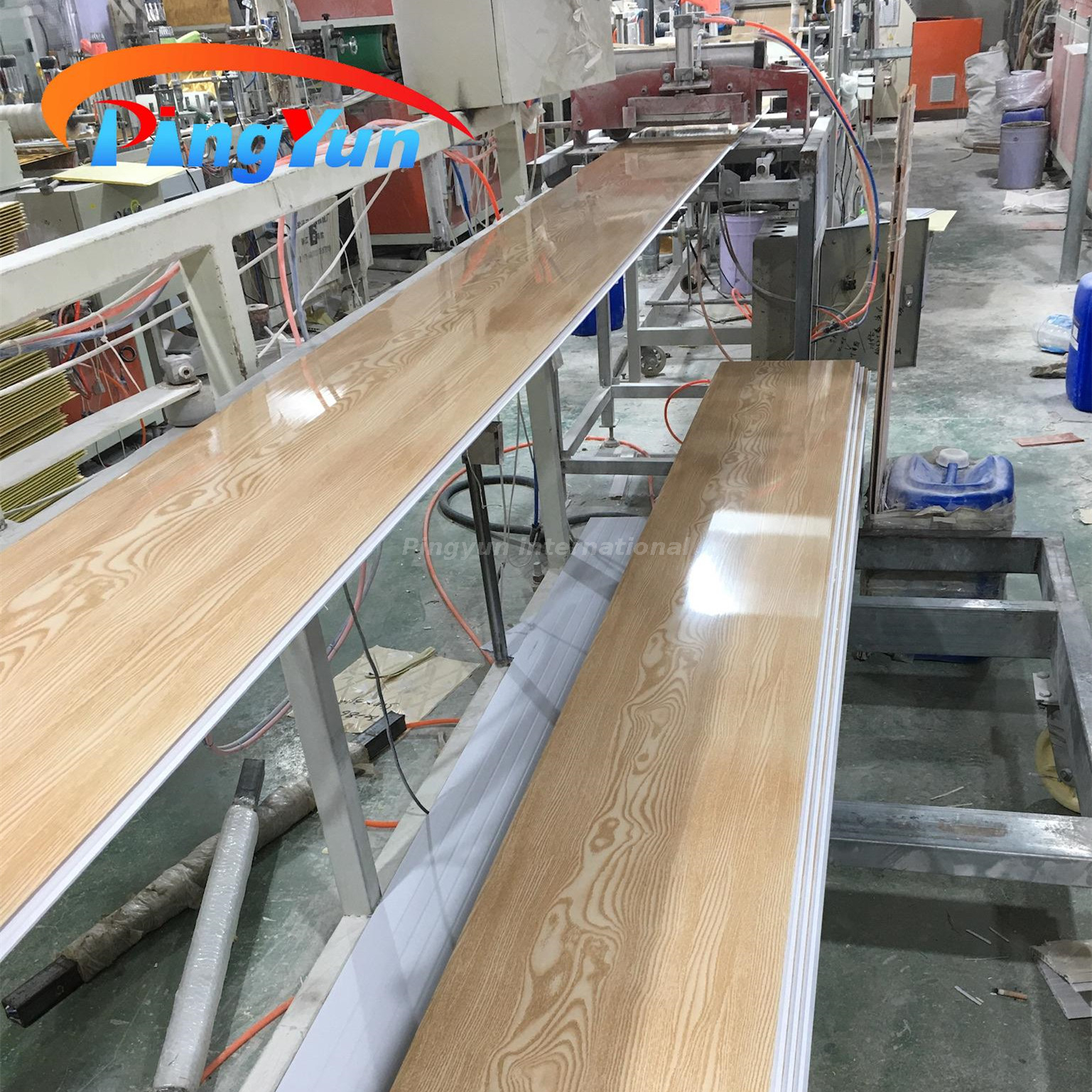 Panel de techo de PVC con aislamiento térmico de madera para garaje